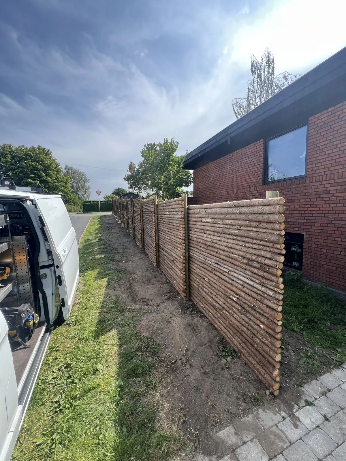 Raftehegnet ved huset
